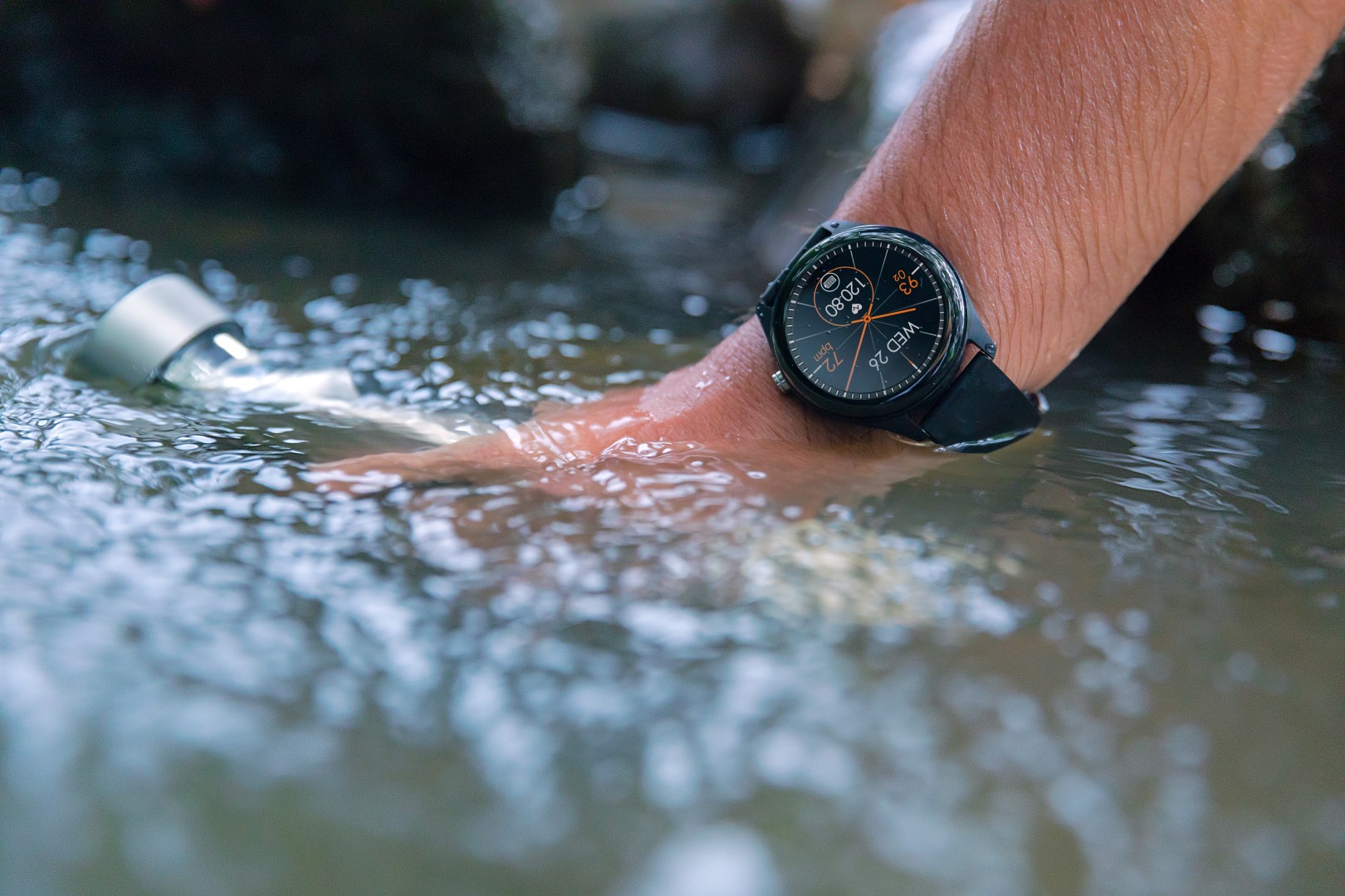 VivoWatch SP Water Resistance 02 e4db7